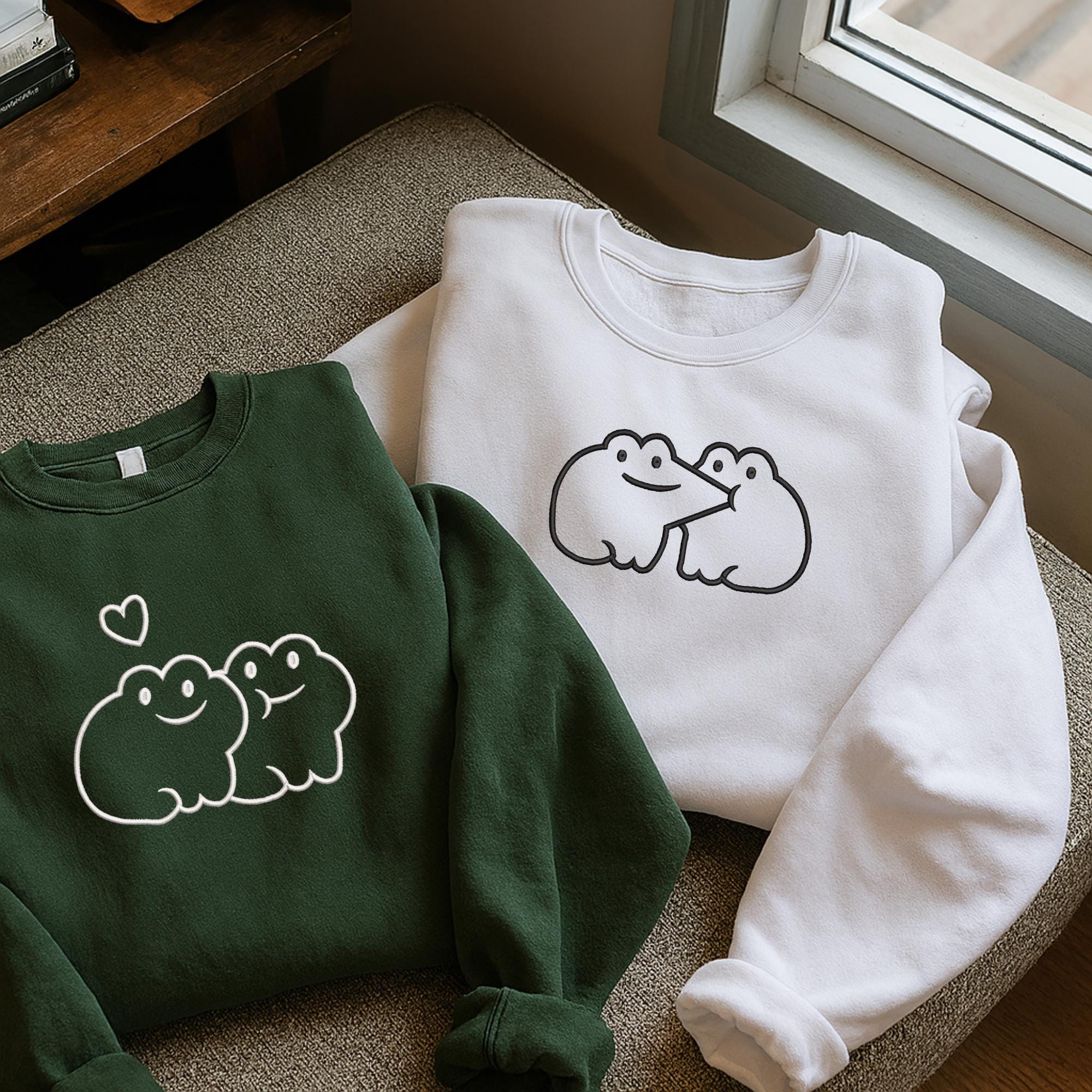 Frog Couple Kissing Embroidery Design Pattern