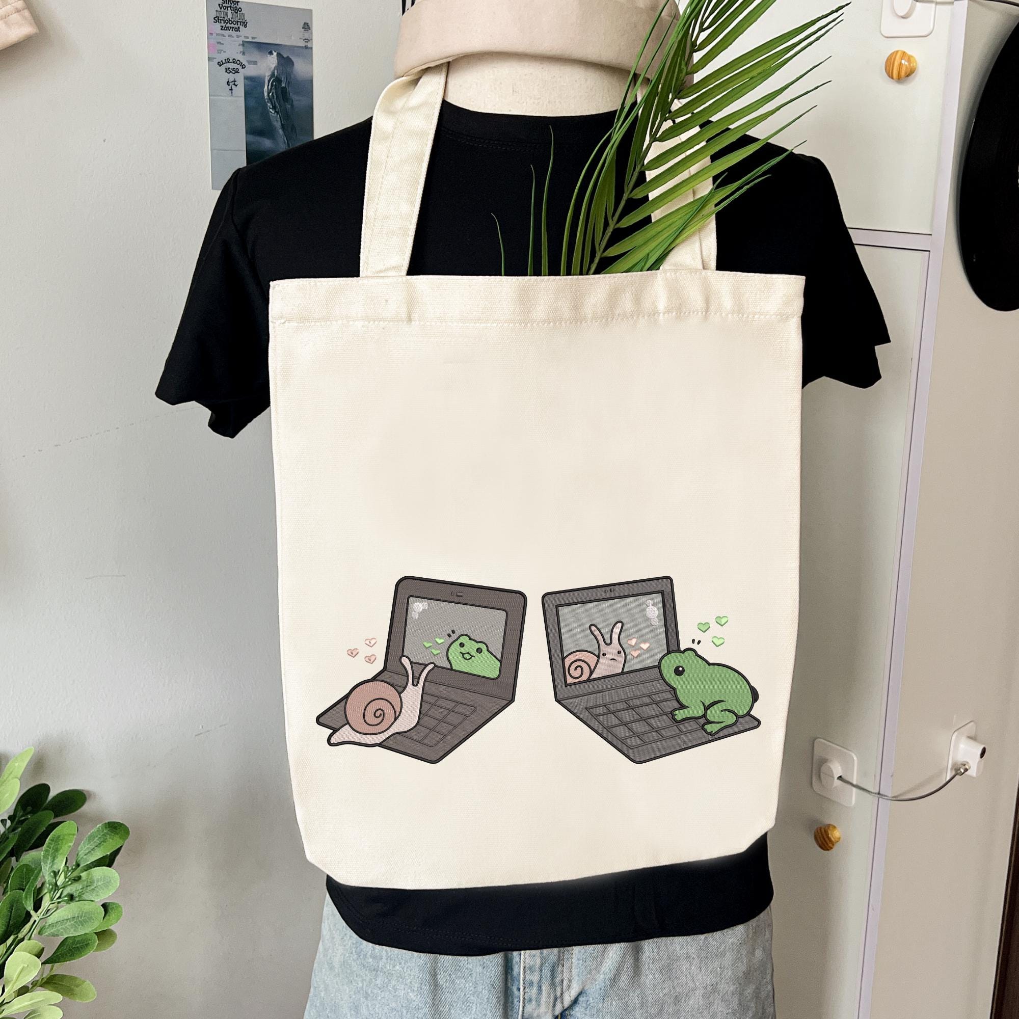 Snail Frog Laptop Embroidery Design Pattern